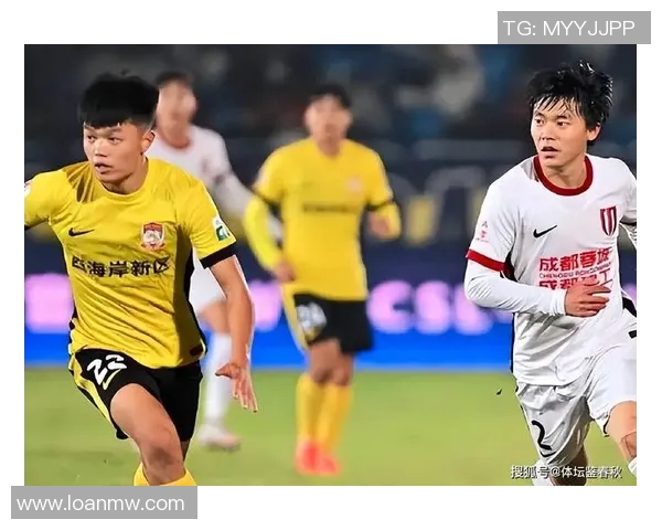 杨希助攻青岛西海岸球队迎来新篇章展现无限潜力与希望
