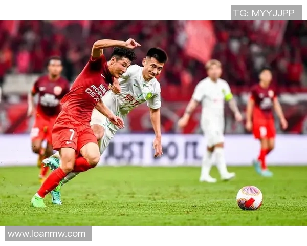 萨尔达尼亚远射破门助力上海海港逆转胜利展现球队强大实力