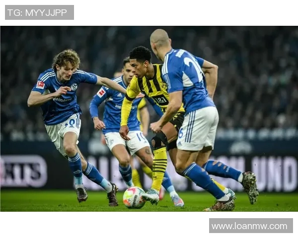 沙尔克04惨败德甲危机加剧：风雨中的沙尔克04能否再起？